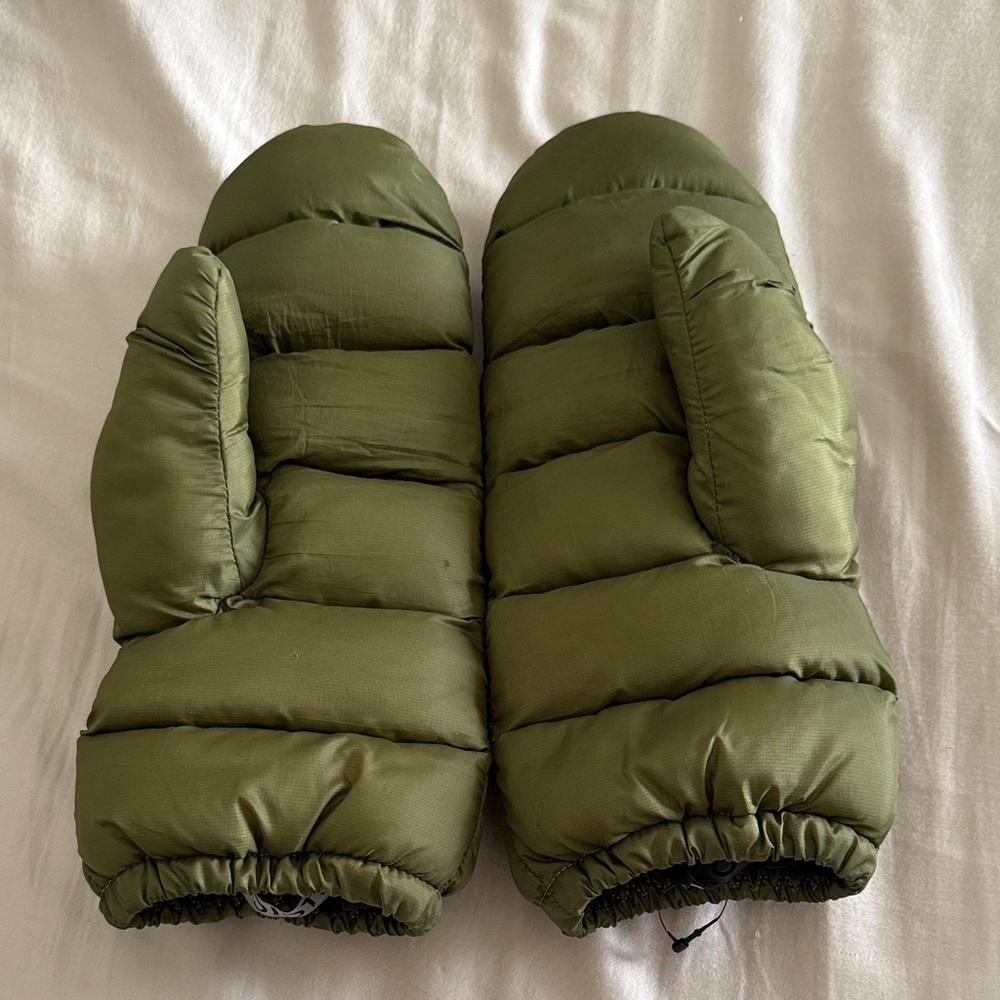 Stoic Puffer Mittens